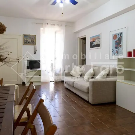 10 Centro - Sulla Piazzetta Di Porto Faro * Palau
